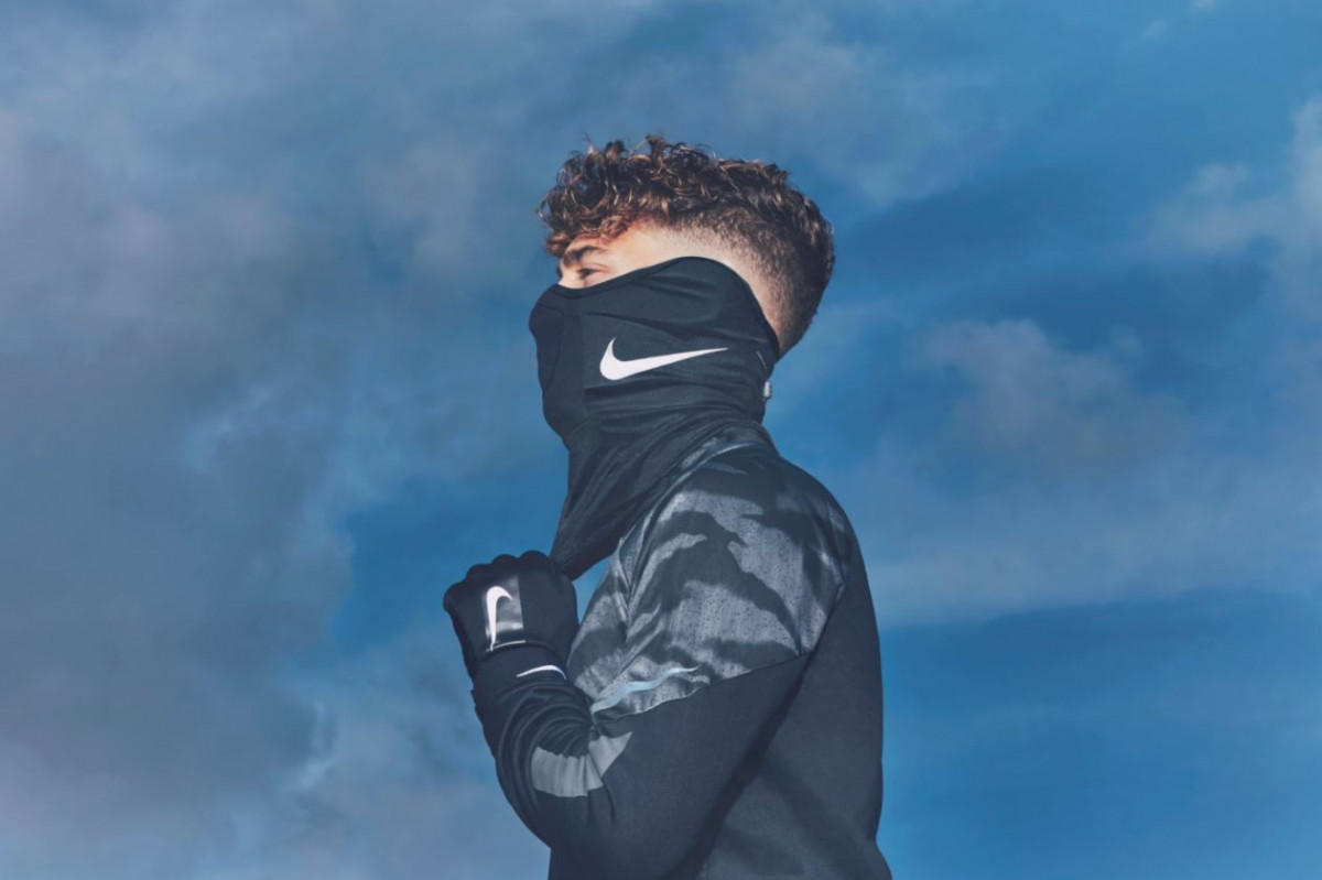 mascara nike para frio