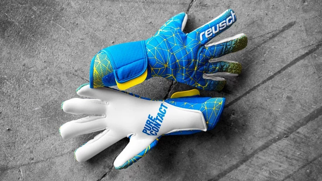 post card blog-luvas-goleiro-amarela-1.webp