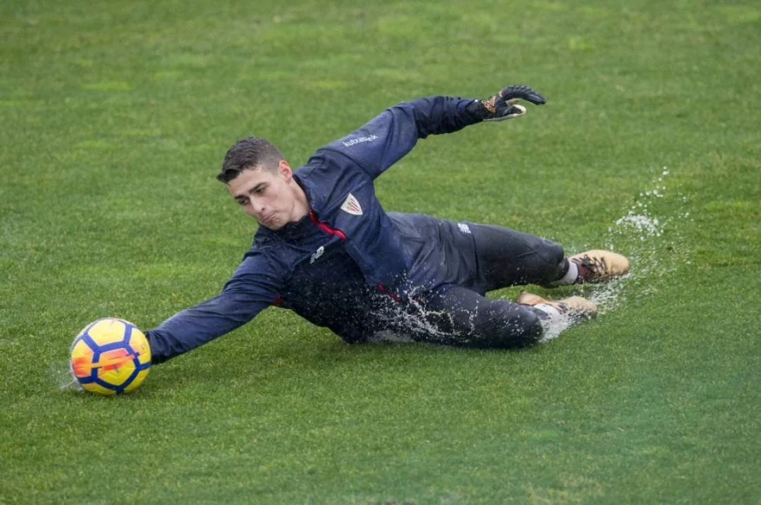 post card blog-luvas-goleiro-amarela-2.webp