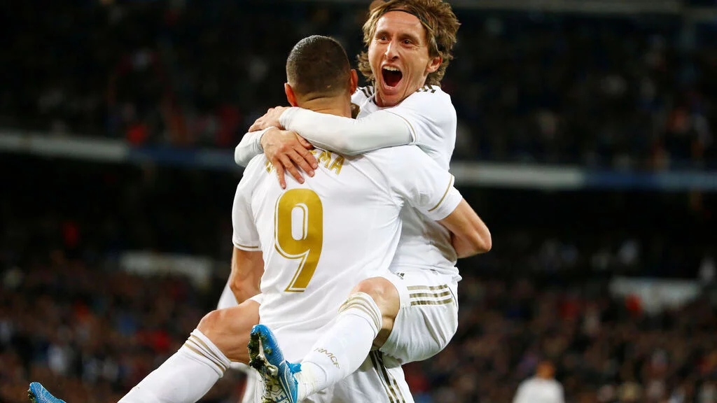 post card blog-las-botas-de-los-profesionales-modric.webp