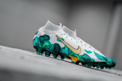 Nuevas botas Nike Mercurial de Kylian Mbappé // Bondy Dreams