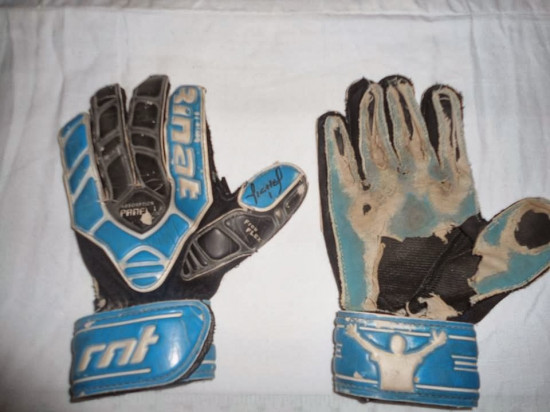 blog-reparar-guantes-rotos-desgastado.jpg