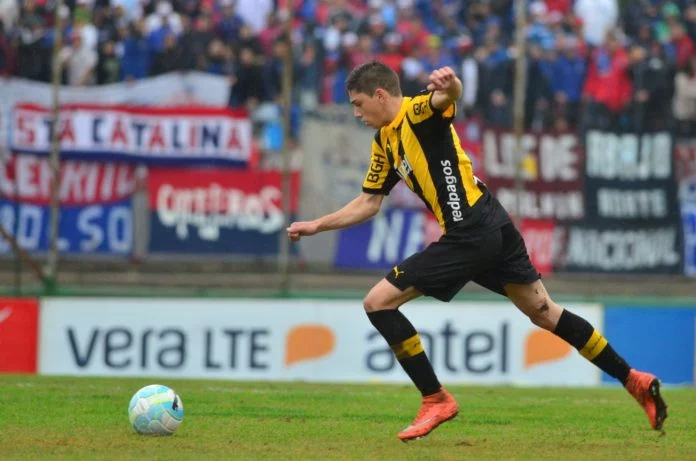 post card blog-fede-valverde-peñarol-mercurial.webp