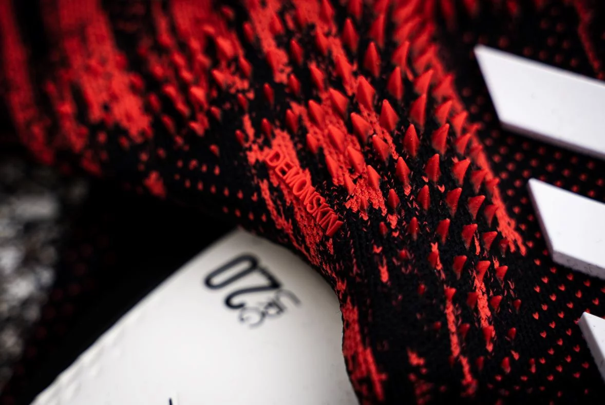 post card guantes-adidas-predator-20-2.webp