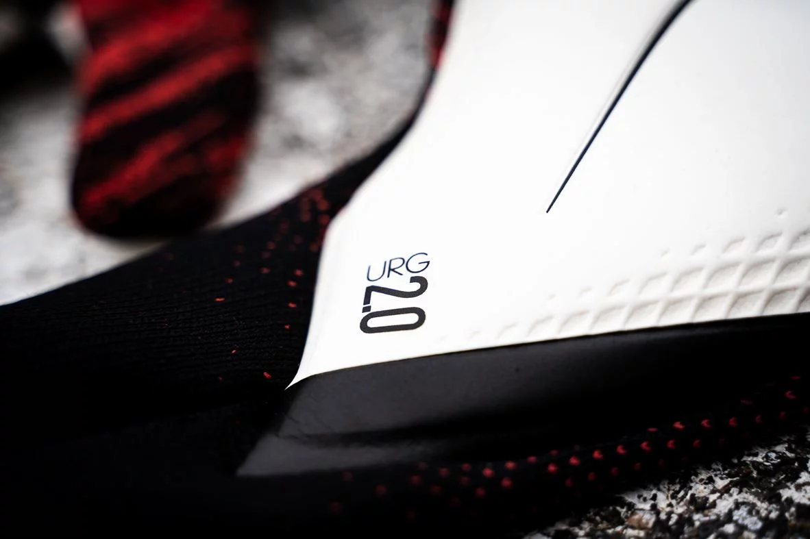 post card guantes-adidas-predator-20-4.webp
