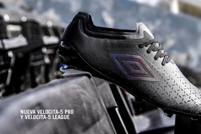 Nuevas botas de fútbol Umbro Velocita V