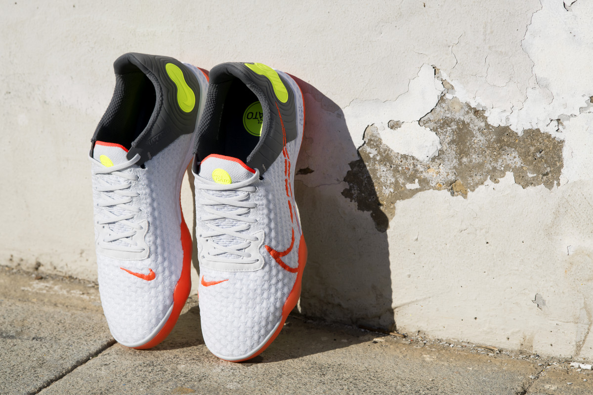 sapatilha de futsal nike react gato