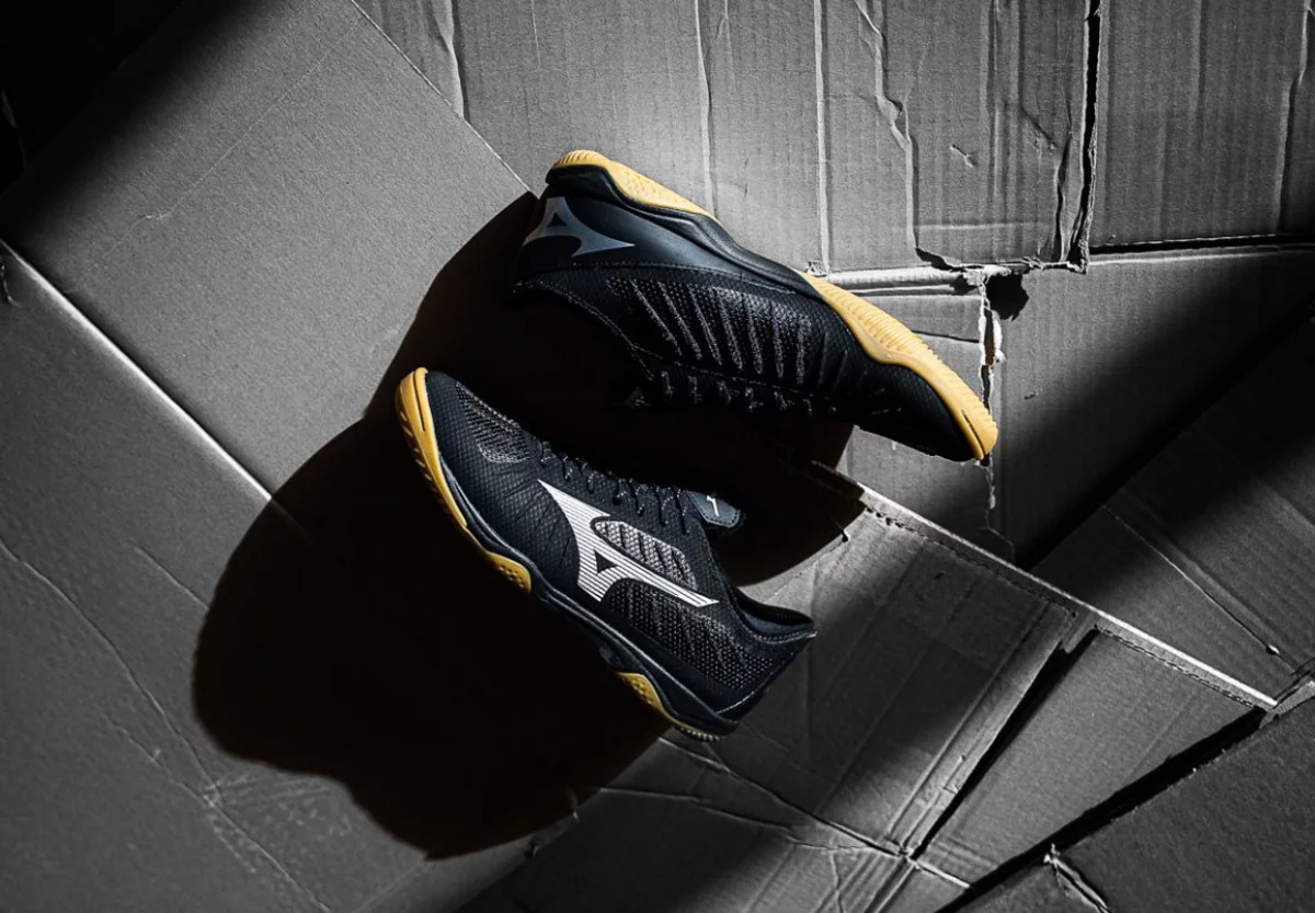 post card Zapatilla-Mizuno-Rebula-Elite-portada.webp