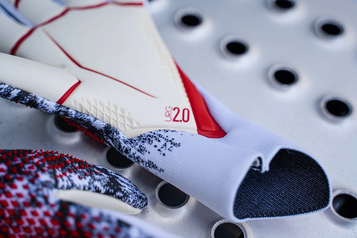 post card blog-adidas-predator-pro-manuel-neuer-4.webp