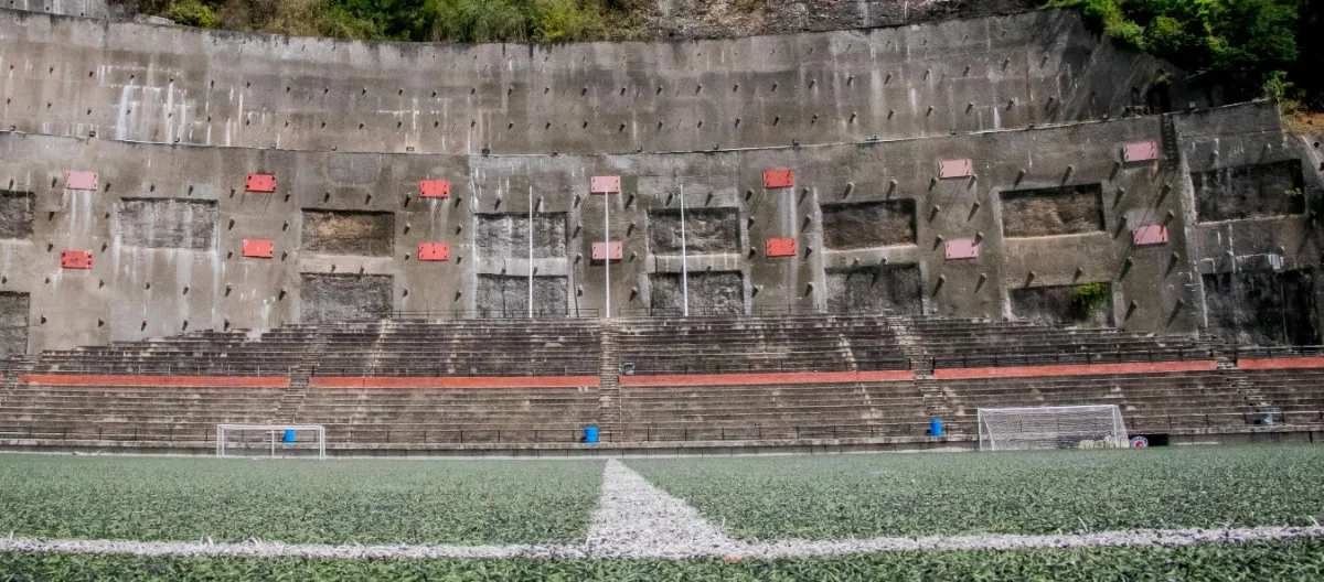 post card blog-estadios-futebol-estranhos-cocodrilospark.webp