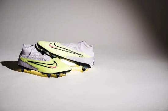 post card post-botas-sin-cordones-nike-phantom.webp