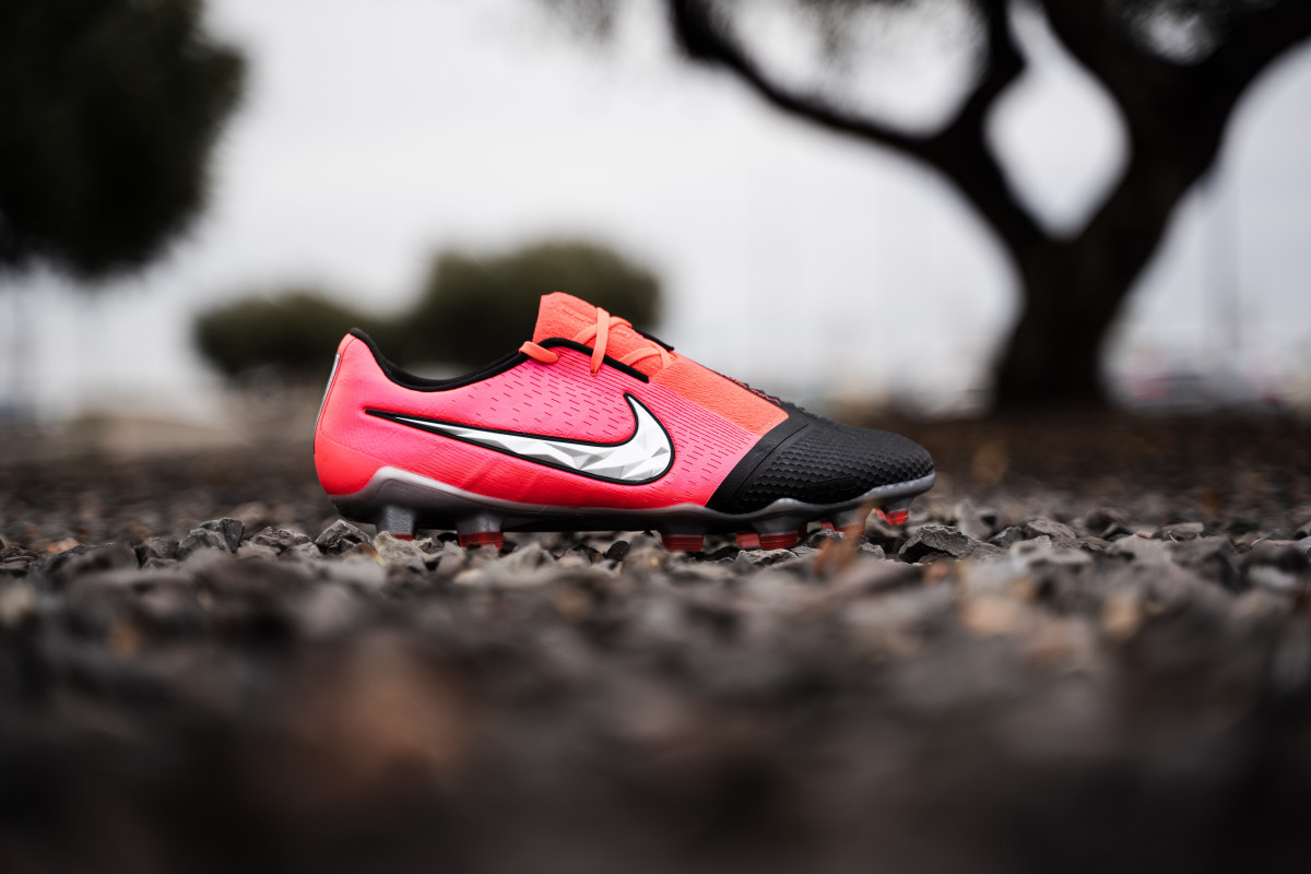nike phantom total 90