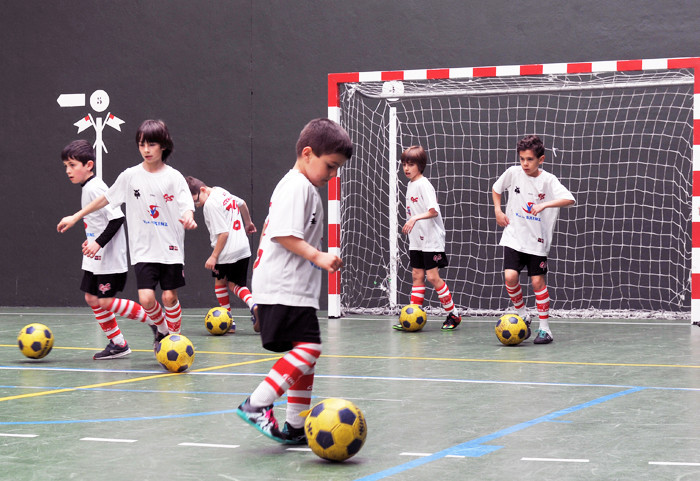 Mejores zapatillas de fútbol sala para niños con velcro