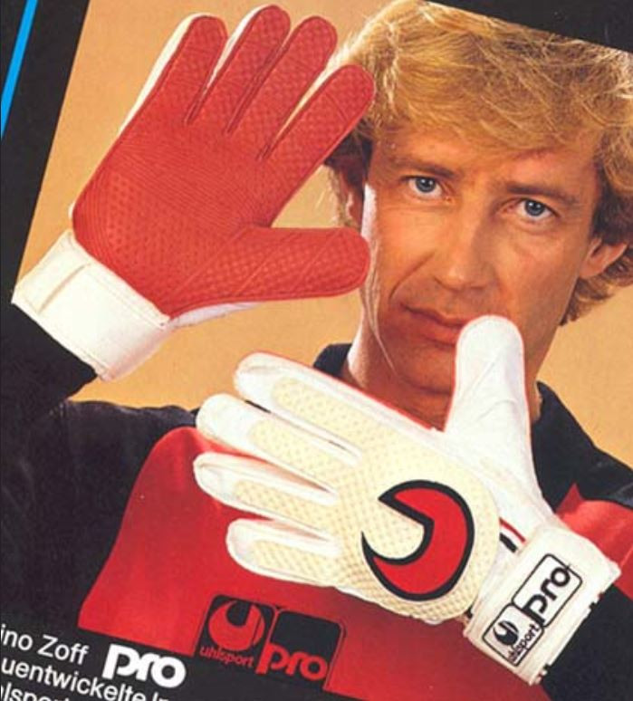 diario campo Geometría Top 5 guantes de portero que cambiaron la historia - Blogs - Fútbol Emotion