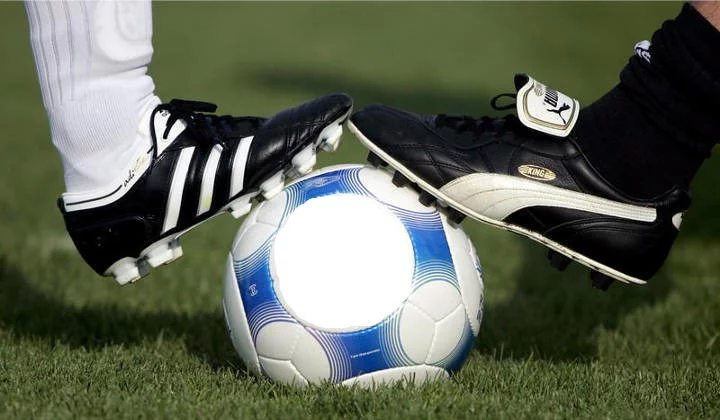 post card blog-futbolemotionpt-historia-rivalidade-adidas-puma-6.webp
