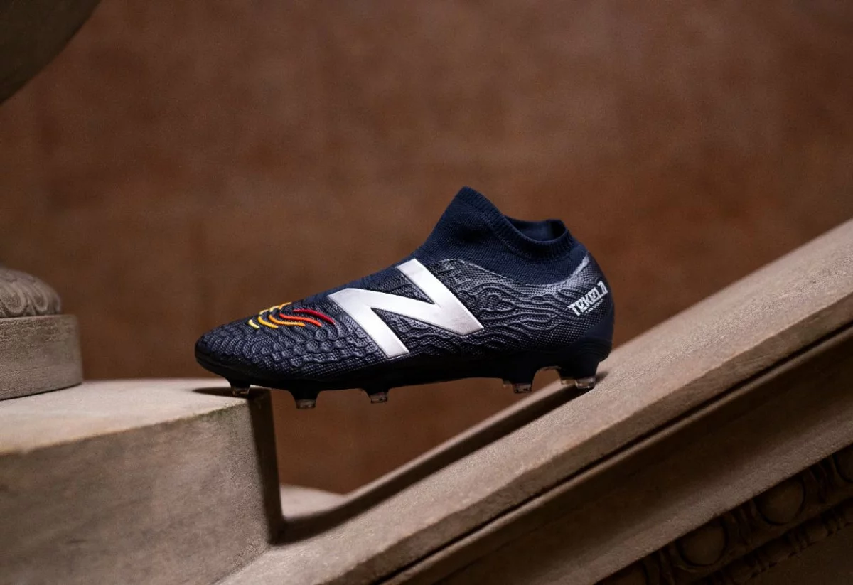 post card post-newbalance-tekela-V3-futbolemotion-3.webp