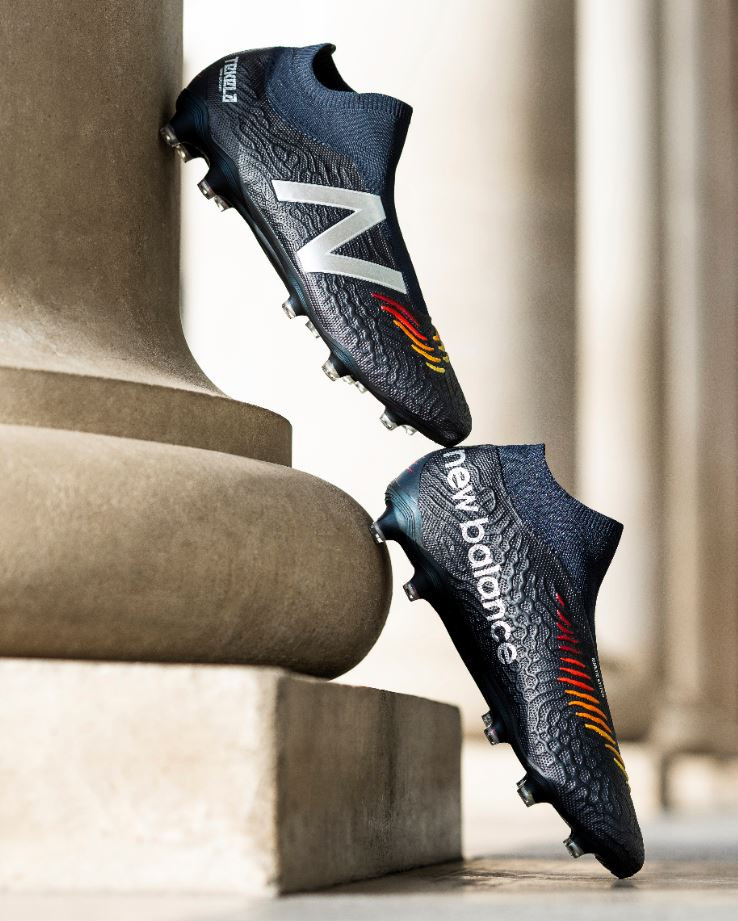 Nueva bota de fútbol sin cordones New Balance Tekela v3 Pro - Blogs - Fútbol  Emotion