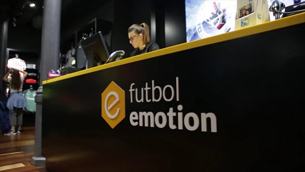 post card futbolemotion.webp