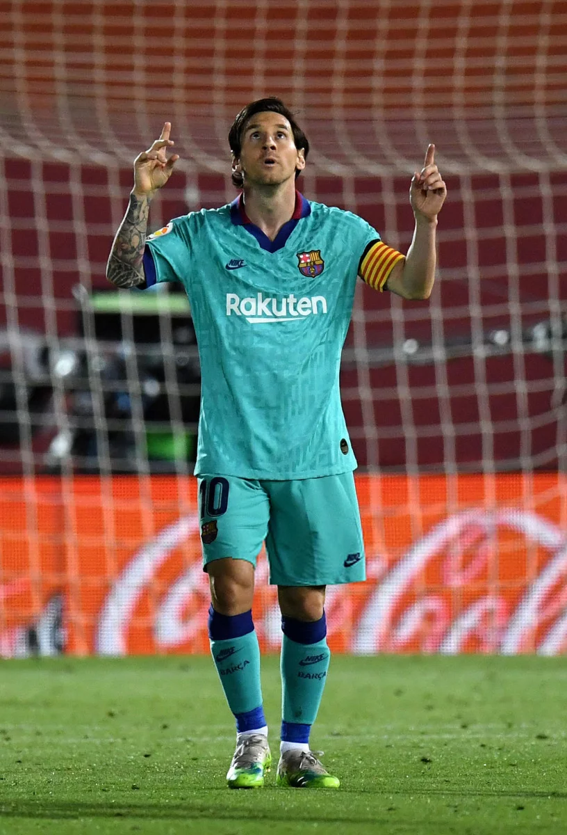 post card messi.webp
