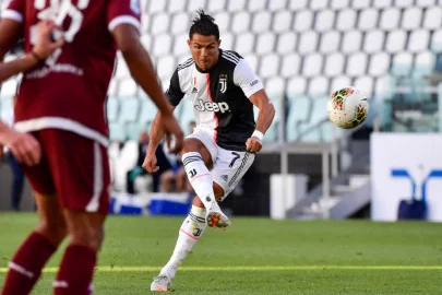 ronaldo_punizione_lp.webp