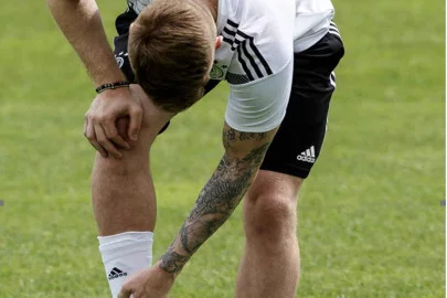 blog-marco-reus-botas-sin-cordones-campo-1.webp