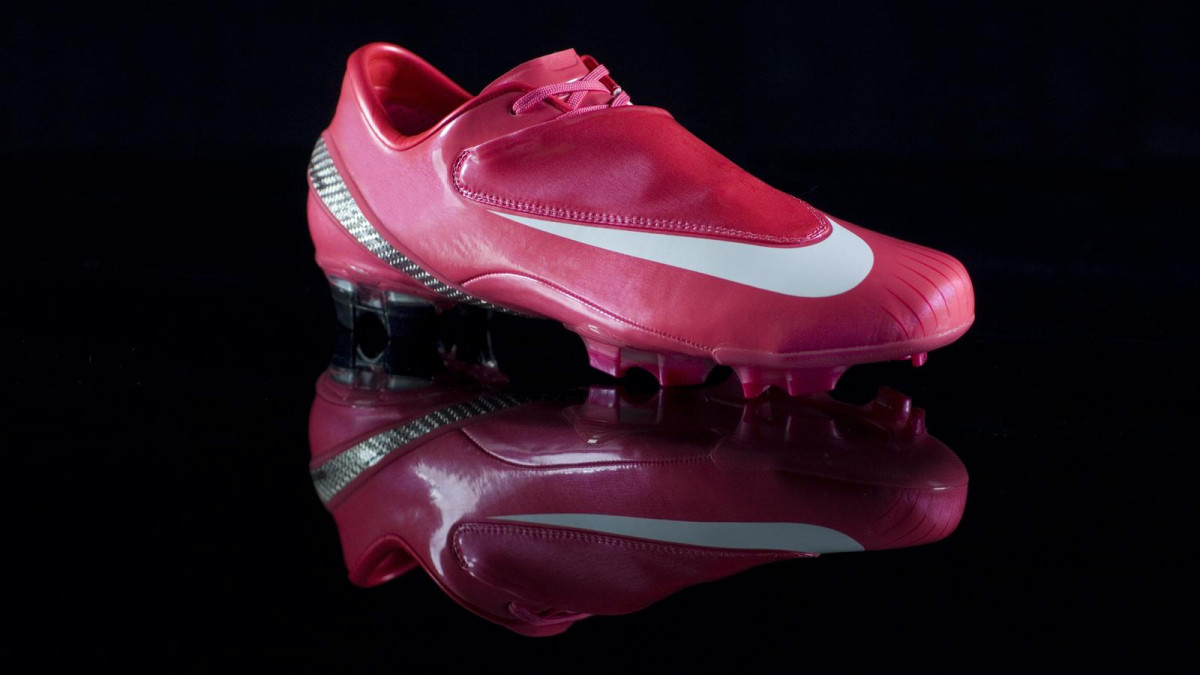 mbappe scarpe rosa
