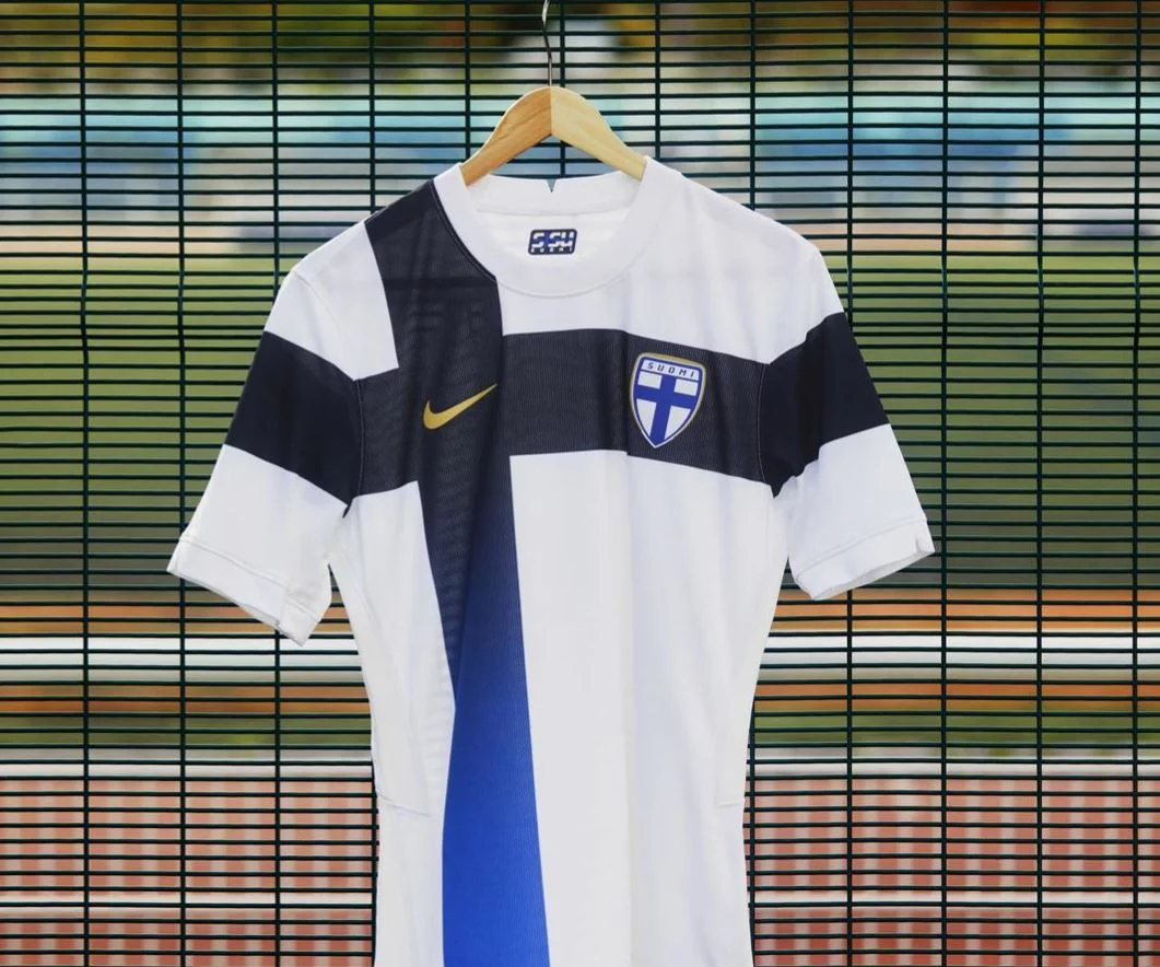 post card Camisetas-selecciones-internacionales-Nike-futbolemotion-5.webp
