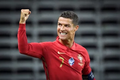 blogs-futbolemotion-portugal-100golos-ronaldo-selecao-1.webp