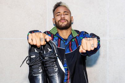 Neymar assina contrato com a Puma