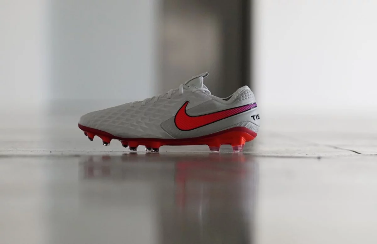 post card Nike-Flash-Crimson-Pack-futbolemotion-3.webp