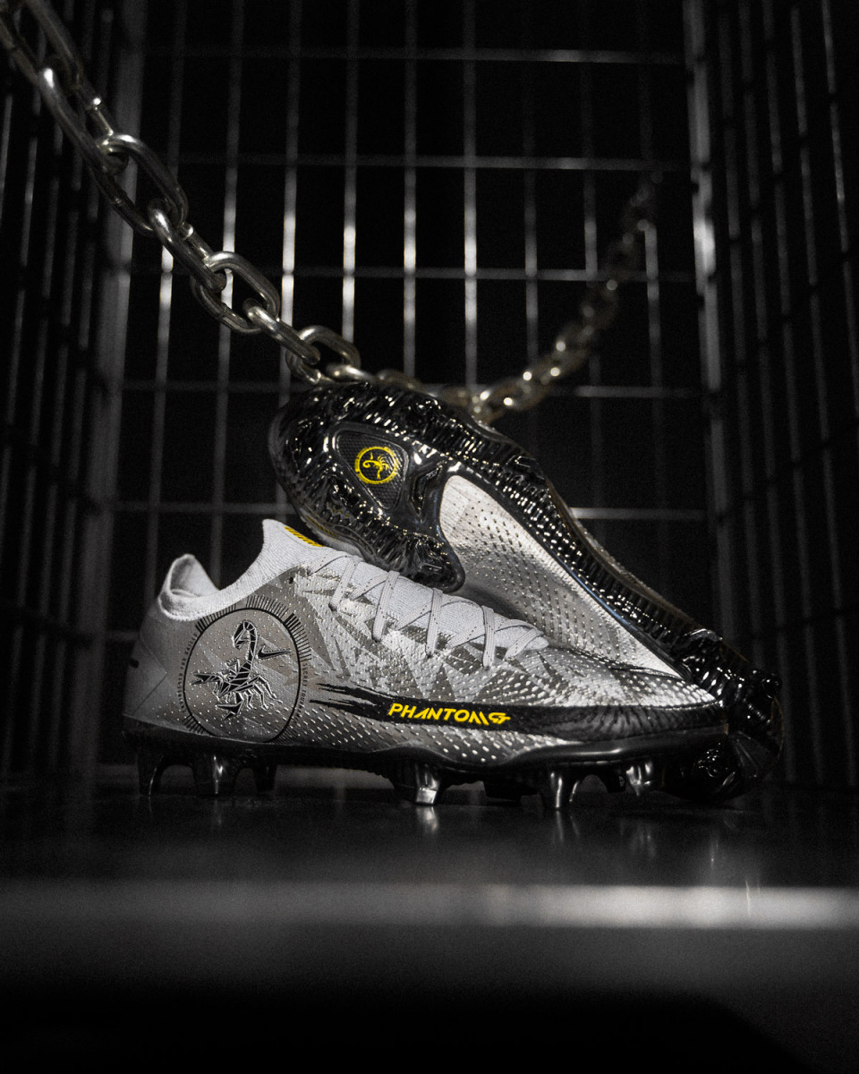 nike phantom scorpion
