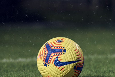 Nova bola Nike Hi-Vis Winter Premier League - Blogs - Fútbol Emotion