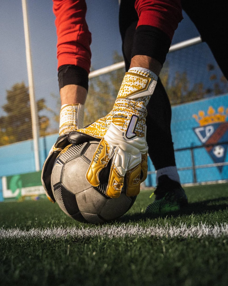 post card Rinat-Xtreme-Guard-Pro-futbolemotion-1.webp