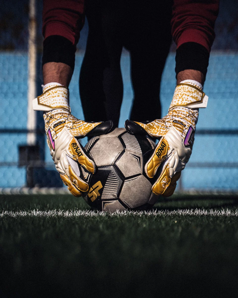 post card Rinat-Xtreme-Guard-Pro-futbolemotion-2.webp