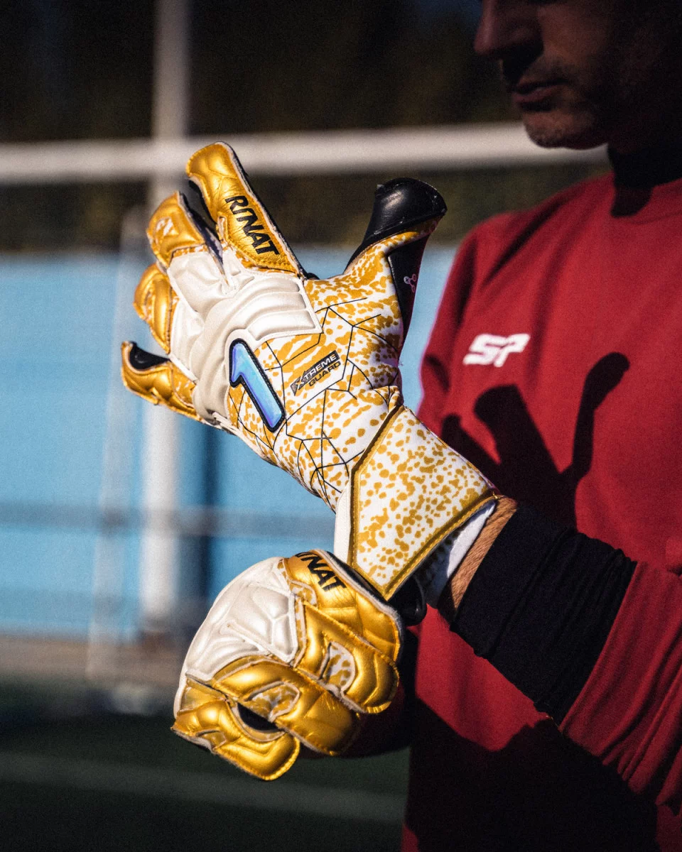 post card Rinat-Xtreme-Guard-Pro-futbolemotion-4.webp