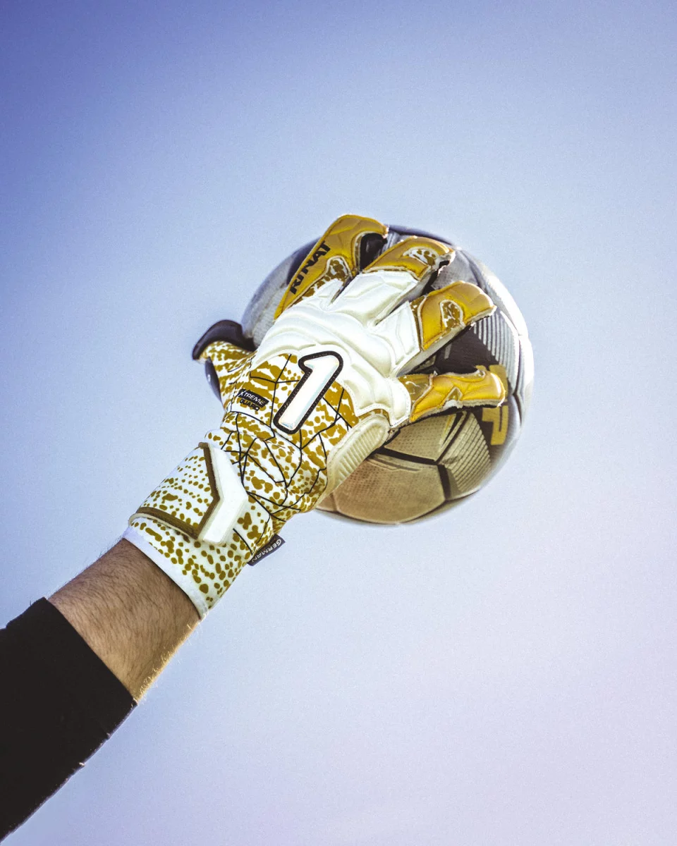 post card Rinat-Xtreme-Guard-Pro-futbolemotion-5.webp