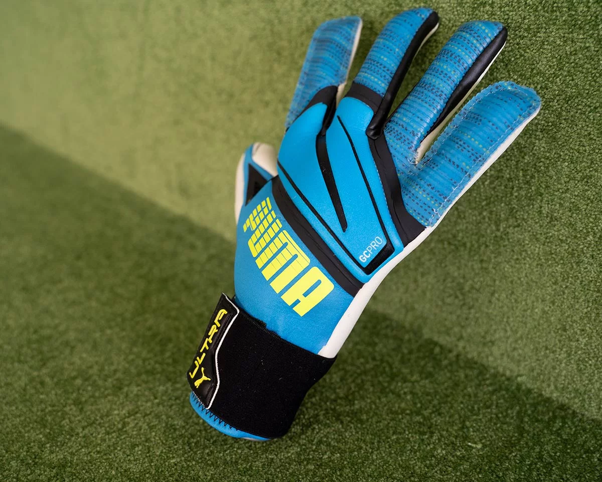 post card Guante-Puma-Ultra-Grip-1-futbolemotion-2.webp