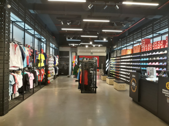 Nueva-tienda-futbolemotion-Splau-5.jpeg