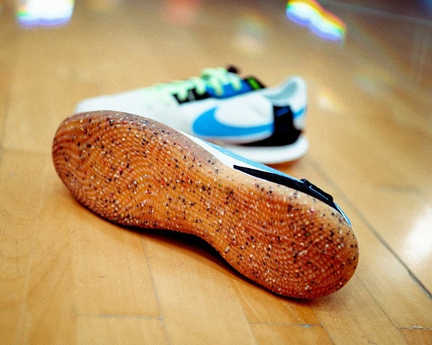 post card post-diferencias-zapatillas-futbol-sala-nike-gato-street-suelas.webp
