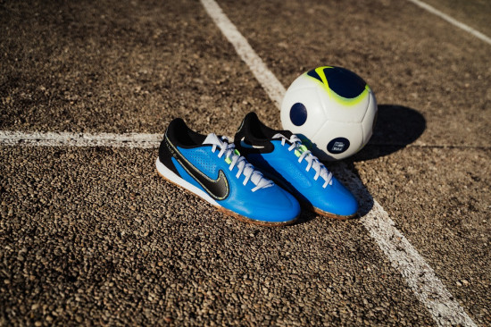 desmayarse Hablar con cuidadosamente Diferencias entre zapatillas de futsal Nike - Blogs - Fútbol Emotion