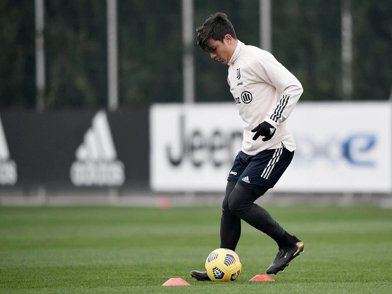post card Dybala-in-adidas-Copa-Sense.webp