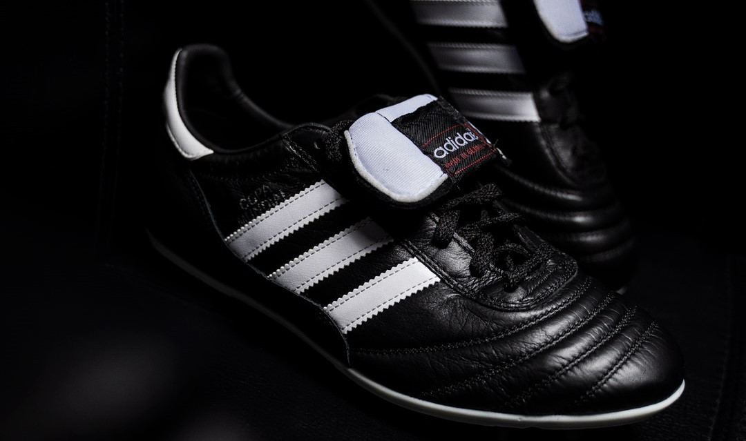 Las mejores botas de fútbol negras - Blogs - Fútbol Emotion