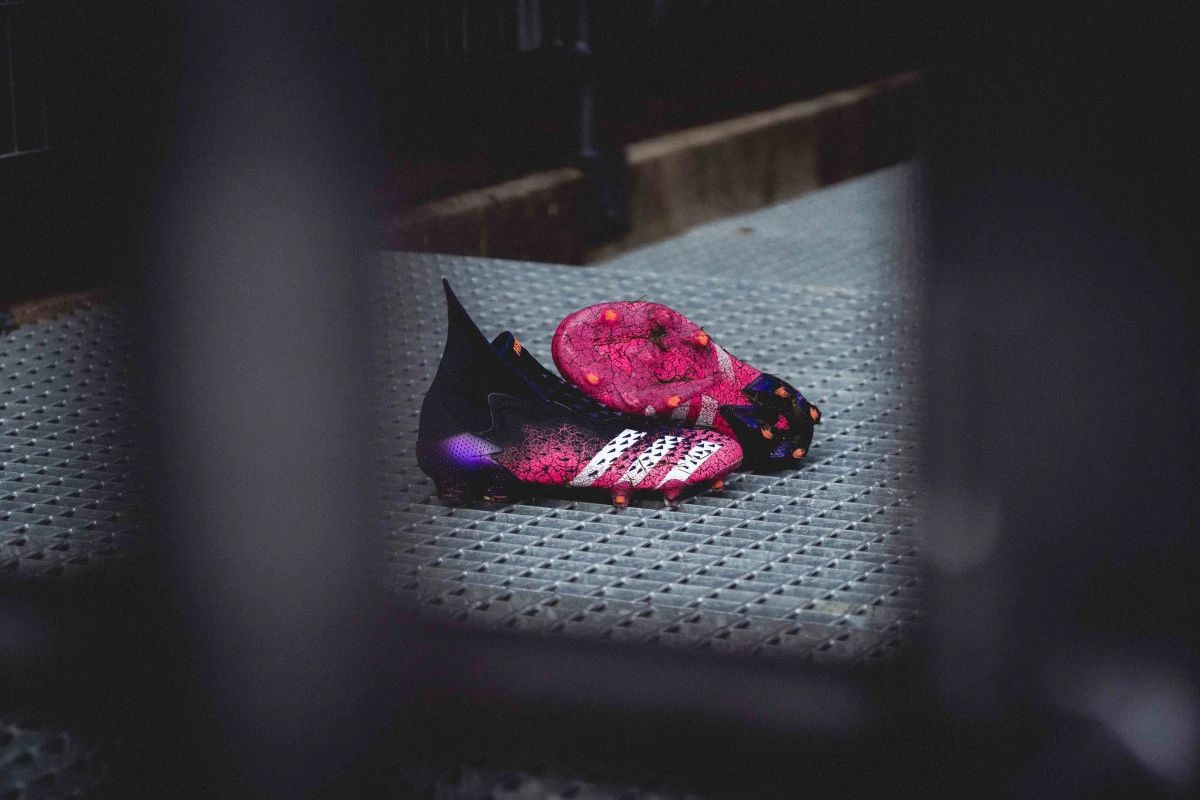 post card post-suelas-de-botas-de-fútbol-puma-predator.webp