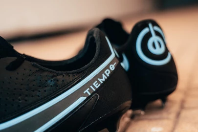Loja-online-Fútbol-Emotion-Portugal-Blogs-de-futebol-Nike-Football-Tiempo-9-CAPA.webp