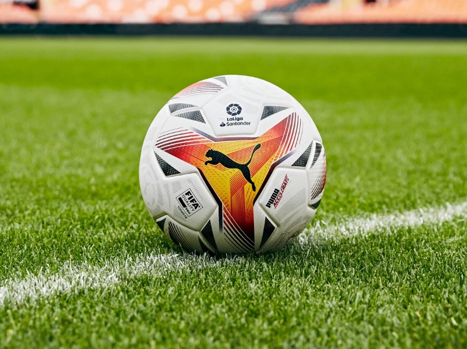post card post-evolución-balones-de-futbol-puma-la-liga.webp