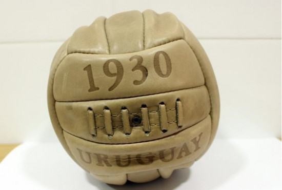1630258910post-evolución-balones-de-futbol-1930.jpg