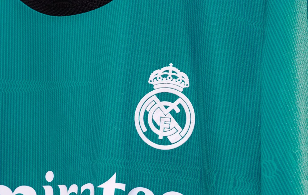 post card Real_Madrid_3_escudo.webp