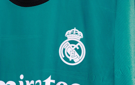 Real_Madrid_3_escudo.JPG