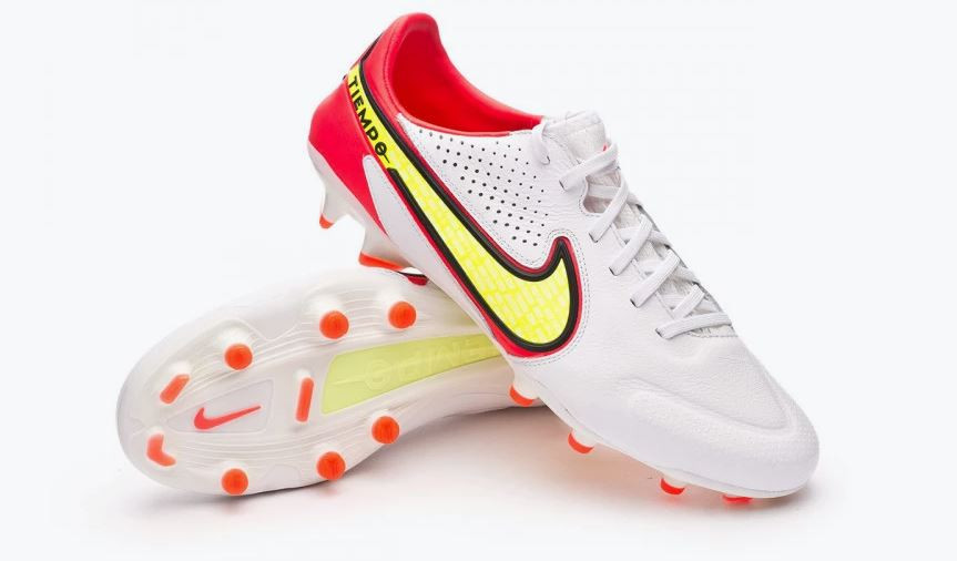 Top botas de fútbol para el inicio de Liga 2021 - 2022 Blogs - Emotion