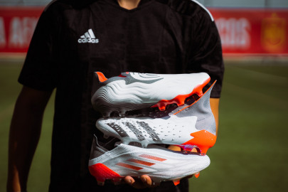 Nuevo adidas White Spark Pack